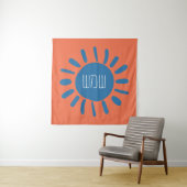 Tenture Shemesh - Soleil bleu sur Orange en hébreu  (En situation)
