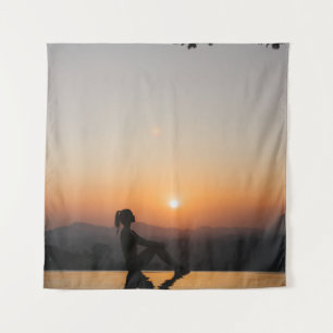 Tenture Silhouette de femme assise sur le bord de l'éterni