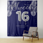 Tenture Silver Foil Sweet 16 Ballons Royal Blue fond (En situation)