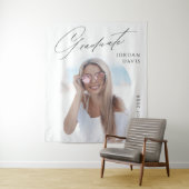 Tenture Simple Elegant Script Photo Graduation Party (En situation)
