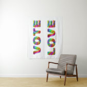 Tenture SlipperyJoe vote amour égalité fourrure arc-en-cie (En situation)