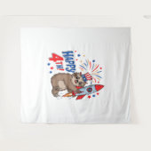 Tenture Sloth Happy 4th Rocket Fireworks USA (Devant (Horizontal))