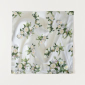 Tenture Soie blanche luxueuse et fluide et roses blanches. (Devant (Horizontal))