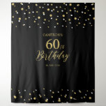 Tenture Soixante | Gold & Black 60th Birthday Party Backdr<br><div class="desc">Cette tapisserie moderne est parfaite pour une fête d'anniversaire chic en noir et or. Vos invités apprécieront de prendre une photo avec cette toile de fond sophistiquée de fête et de se souvenir de votre journée spéciale. Le design comprend une typographie dorée " 60ème anniversaire " et un arrière -...</div>