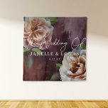 Tenture Sombre   Moody Rustic Floral Mariage Arrière-plan<br><div class="desc">De belles fleurs peintes sur un arrière - plan foncé peint, associées à une typographie élégante, donnent à cette toile de fond mariage un style foncé, maussade et romantique. Modifiez simplement le modèle avec vos informations et choisissez n'importe quelle option. Des articles mariages de coordination sont disponibles dans notre magasin...</div>