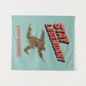 Tenture Stay Legendary, Keep Running Funny Bigfoot (Devant (Horizontal))