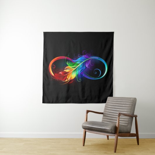 Tenture Symbole d'infini avec plume arc-en-ciel (En situation)