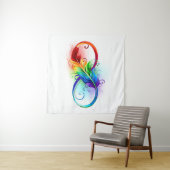 Tenture Symbole d'infini avec plume arc-en-ciel (En situation (horizontale))