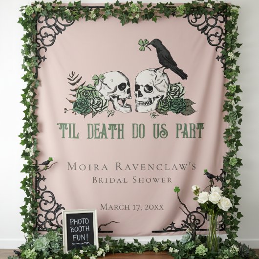 Tenture Til Death Pink M. et Mme Skulls Roses verts