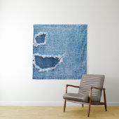 Tenture Tissu en denim déchiré, teintes bleues. (En situation)
