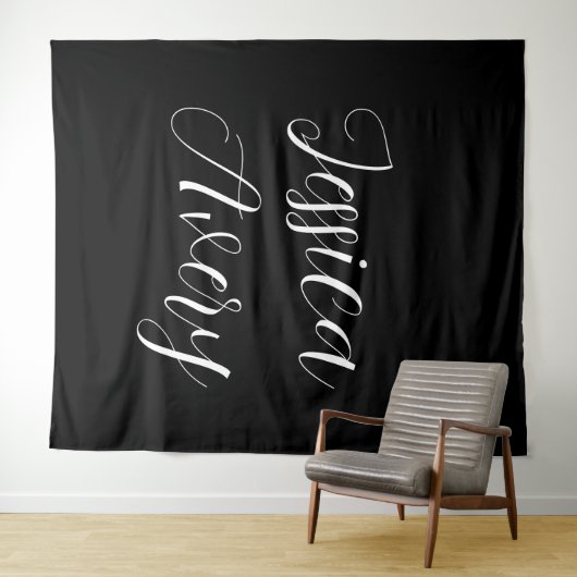 Tenture Tout nom | Élégant script blanc modifiable sur noi (En situation (horizontale))