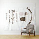 Tenture Un bébé brasse Brown Baby shower blanc fond (En situation (horizontale))