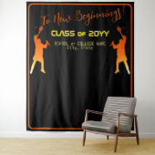 Tenture Un noir élégant diplômé en technologie moderne (En situation)