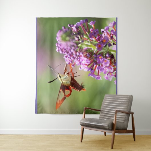 Tenture Un papillon de nuit sur un papillon (En situation)