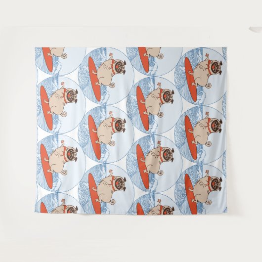 Tenture Vague à cheval heureux chien de carlin sur la plan (Devant (Horizontal))