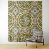 Tenture Vert olive et motif mandala pastel (En situation)