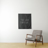 Tenture VOUS EN ÊTES ASSEZ | Graphique d'art Word inspirat (En situation)