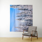 Tenture Wonderland Pine Trees en Neige (En situation)