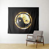 Tenture Yin Yang or sur noir (En situation (horizontale))