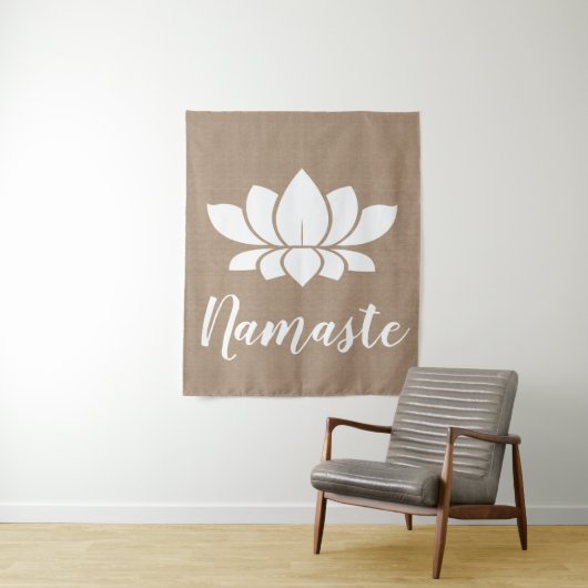 Tenture Yoga rustique de Namaste Lotus blanc de toile de (En situation)