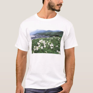 Teppo Yuri (Lelie), Yakushima, Kagoshima, Japan T-shirt