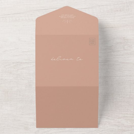 Terracotta Arch Wedding QR Code RSVP All In One Uitnodiging (Buitenkant)