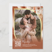 Terracotta Bloem Crème Goud QR Code Bruidsdouche Kaart (Achterkant)