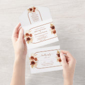 Terracotta boog pampas gras bloemenbruiloft all in one uitnodiging (Afscheurbaar)