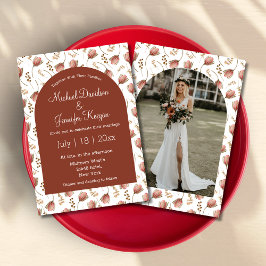 Terracotta botanische boog foto bruiloft kaart