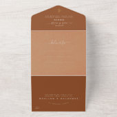 Terracotta bruiloft met optie tot RSVP QR-code All In One Uitnodiging (Buitenkant)