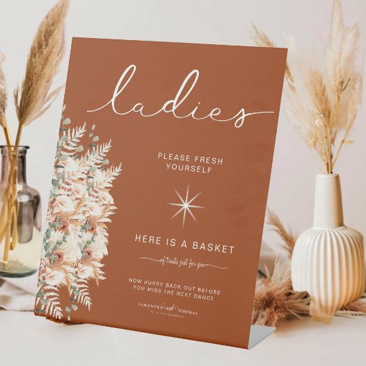 Terracotta Dames Badkamermand Elegante bruiloft Reclamebord Met Voetstuk