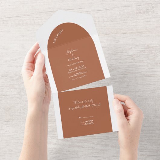 Terracotta en White Arch Wedding All In One Uitnodiging (Afscheurbaar)