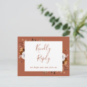 Terracotta Fall Floral Chanson Demande RSVP Carte (Debout devant)