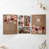 Terracotta Floral QR Code Beige Tan Wedding Drieluik Uitnodiging (Binnen)