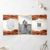 Terracotta Gold Abstracte Ink QR Code Weddenschap Drieluik Uitnodiging (Binnen)