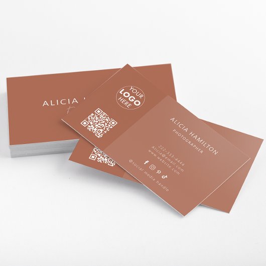 terracotta | Minimalistisch | QR-code + Logo | Mod Visitekaartje