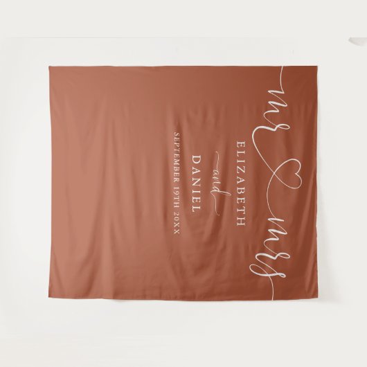 Terracotta Mr en Mrs Hart Script Trouw Wandkleed (Voorkant (horizontaal))