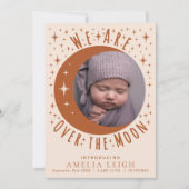 Terracotta over de maan foto geboorte aankondiging (Voorkant)