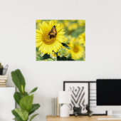 Terrain de tournesol avec affiche de papillon (Bureau à domicile)