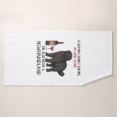 Terre-Neuve et le vin Drôle chien (Serviette de bain)