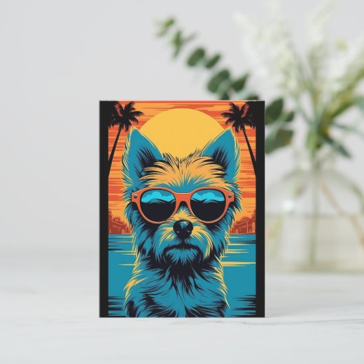 Terrier met zonnebril op het strand briefkaart (Staand voorkant)