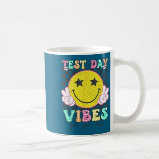 Test Day Vibes You Got This Retro Groovy Testing D Koffiemok (Rechts)
