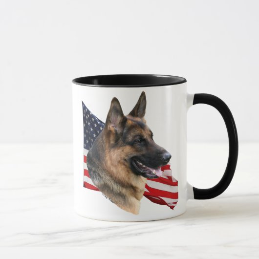Tête de chien de berger allemand avec la tasse de (Droite)