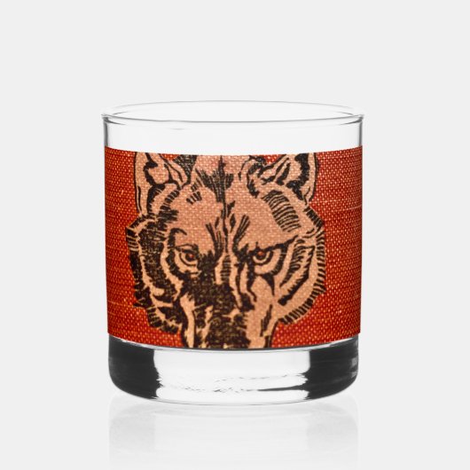 Tête de loup sur verre à whisky rouge (Recto)