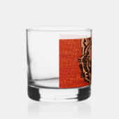 Tête de loup sur verre à whisky rouge (Droite)