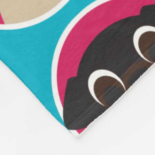 Têtes de carlin sur la couverture turquoise (Coin)