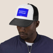 Teweeggebracht voor Trump Trucker Hat Pet (In situ)