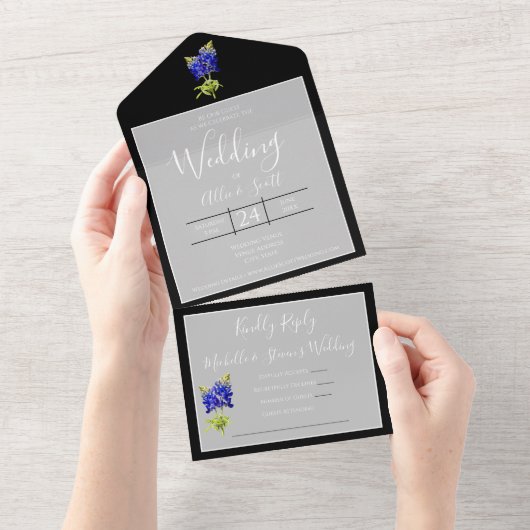 Texas Bluebonnets op Light Grey, Spring Wedding All In One Uitnodiging (Afscheurbaar)