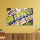 Texas Bluebonnets rond een landhek Canvas Afdruk (Insitu (Woonkamer))