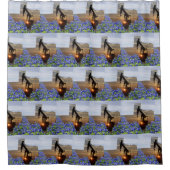 Texas Oil Pump Jack op Sunset on Bluebonnets Douchegordijn (Voorkant)